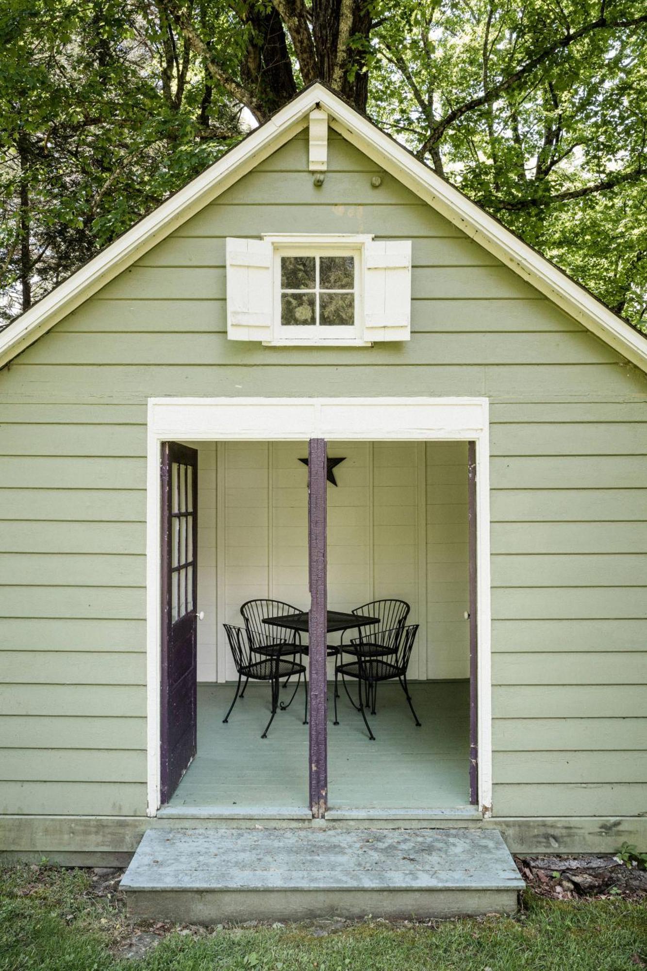 Antrim Streamside Hotel Livingston Manor Exterior photo